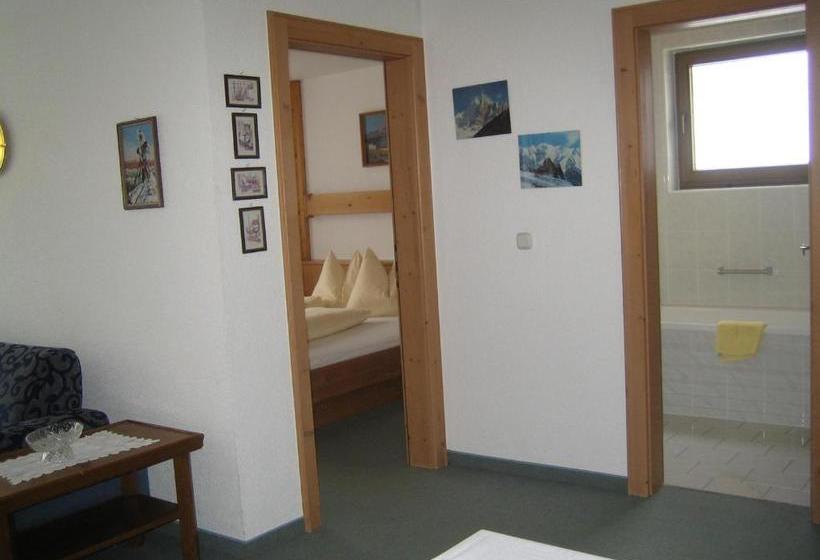 ホテル Appartment Alpenhäusl