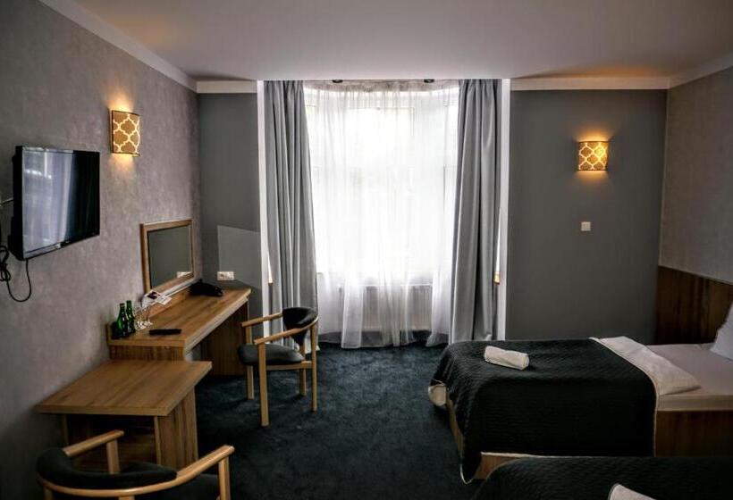 Aviator Hotel Restauracja & Spa