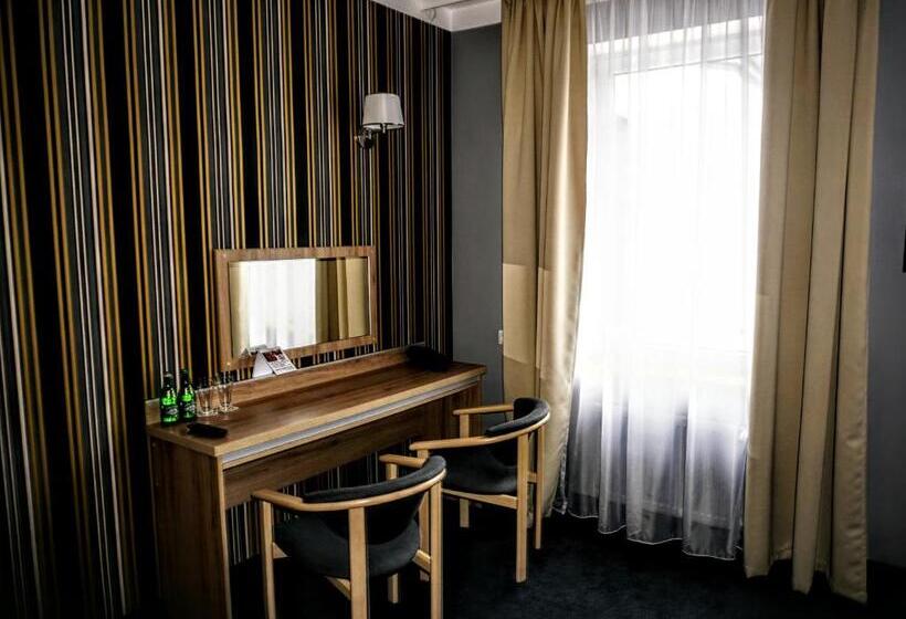 Aviator Hotel Restauracja & Spa