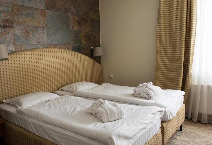 בית מלון כפרי Azzun Orient Spa&wellness