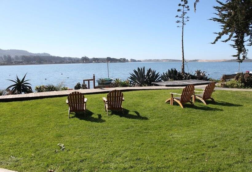 בית מלון כפרי Back Bay Inn