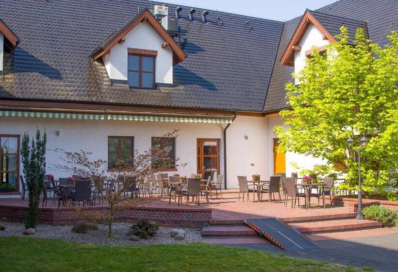 בית מלון כפרי Barczyzna Medical Spa