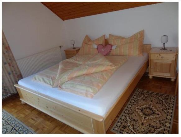 בית מלון כפרי Lissis Bauernhof Appartments