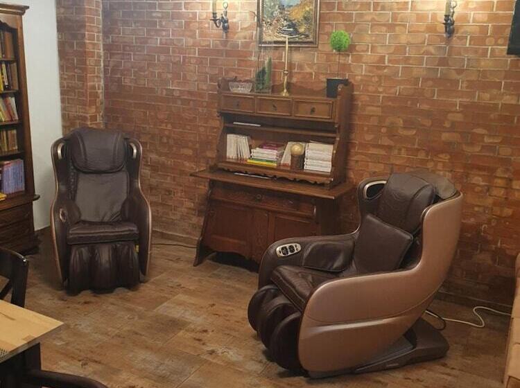 Отель Belleville