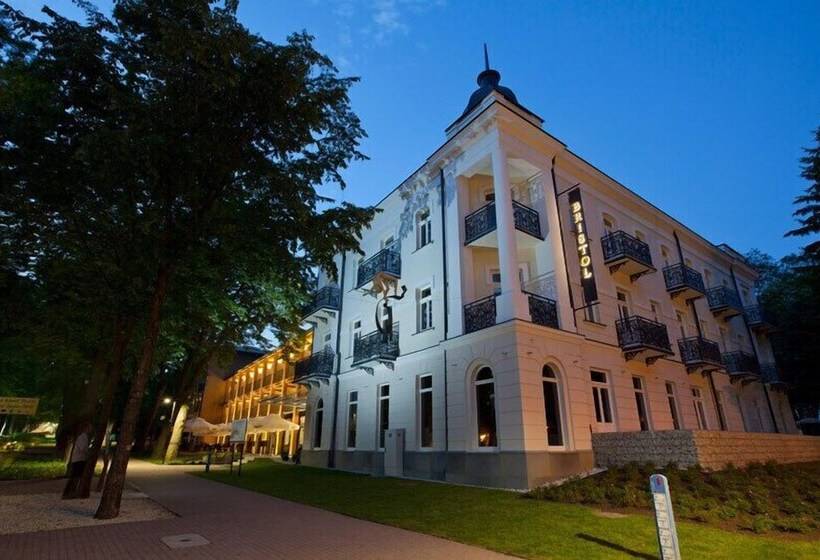 ホテル Bristol Art & Medical Spa