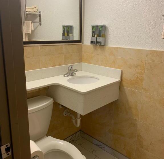 فندق Budget Inn Lake Wales