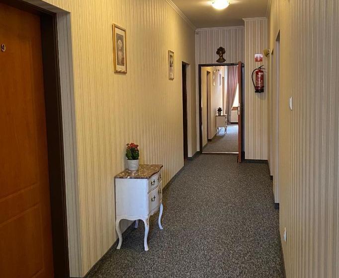 בית מלון כפרי I Restauracja Castle