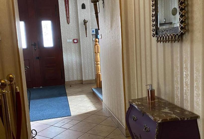 בית מלון כפרי I Restauracja Castle