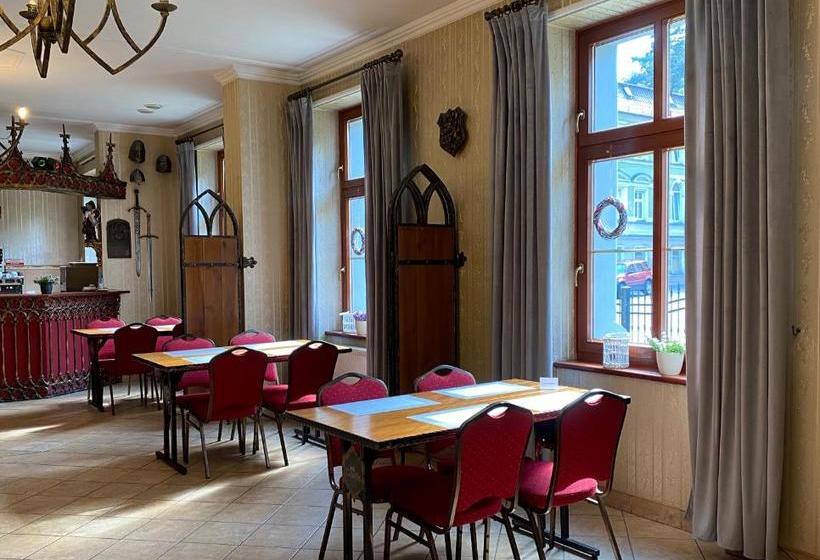 בית מלון כפרי I Restauracja Castle