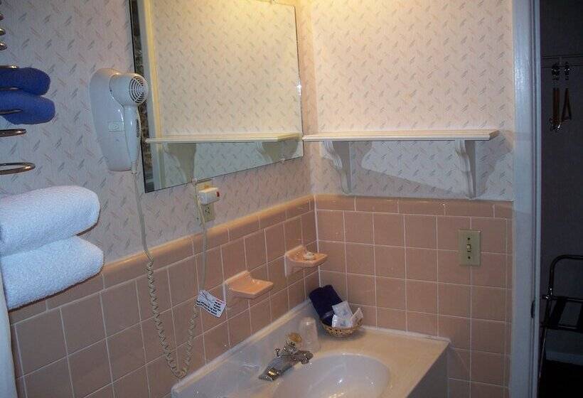 호텔 Castlewood Inn