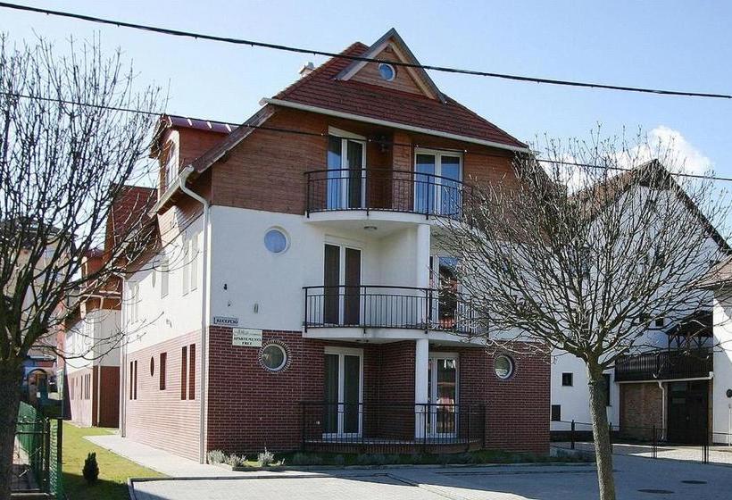 בית מלון כפרי Centrum Apartman