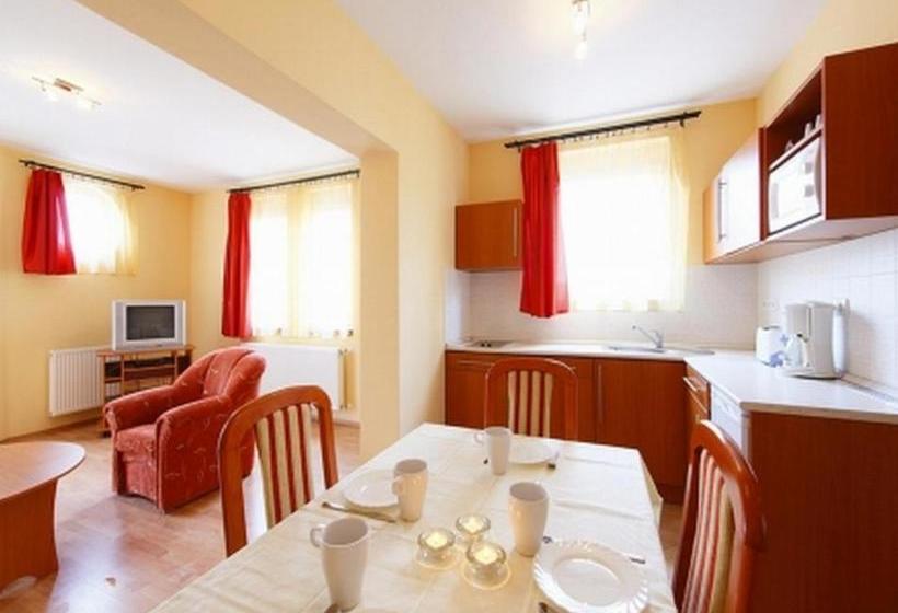 בית מלון כפרי Centrum Apartman