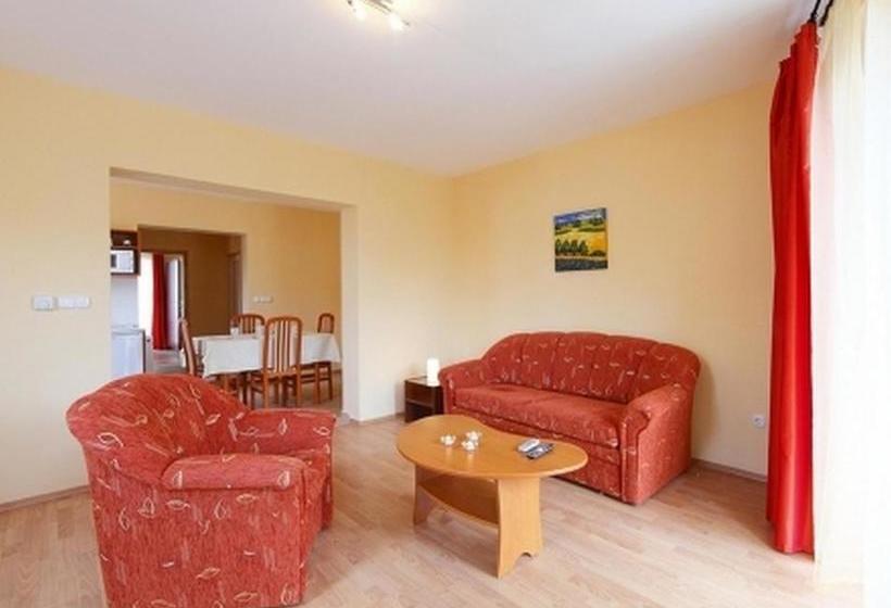 בית מלון כפרי Centrum Apartman