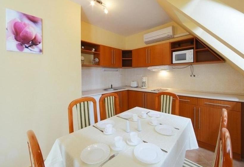 בית מלון כפרי Centrum Apartman