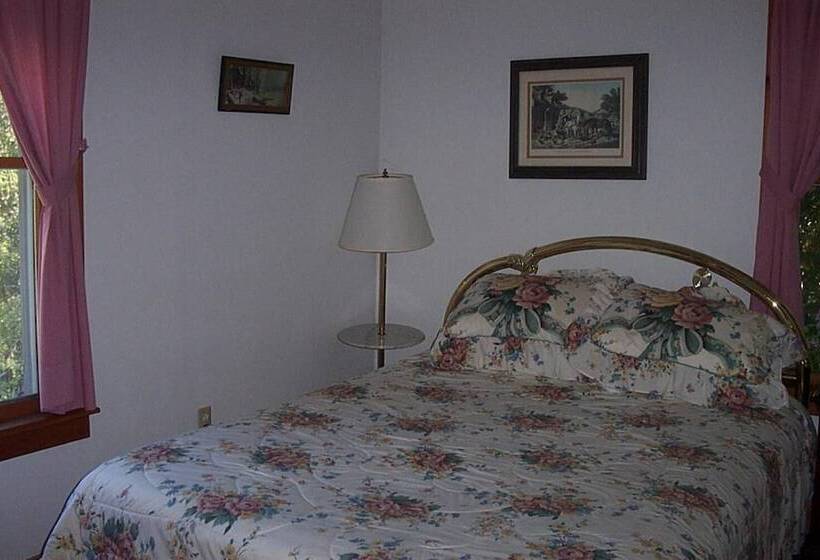 هتل Chesapeake Inn Of Lenox