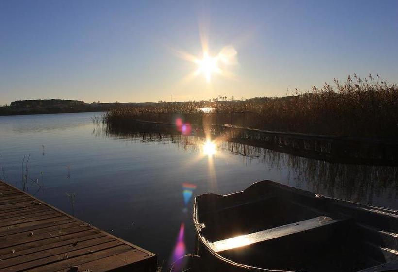 هتل Country Holiday