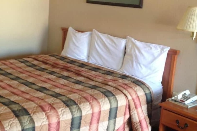 בית מלון כפרי Deluxe Inn