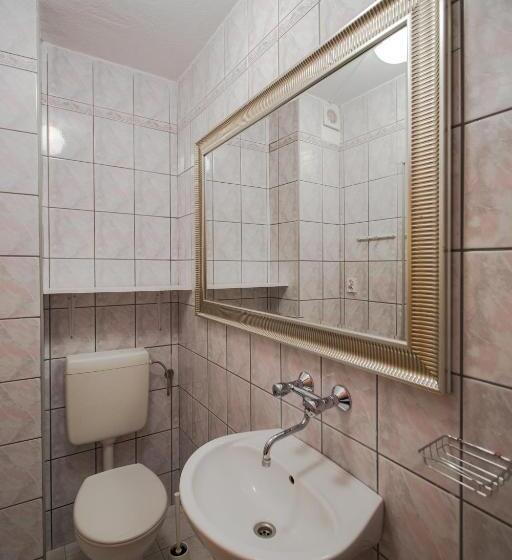 ホテル Dom Wczasowy Kormoran Niechorze   300m Od Plaży