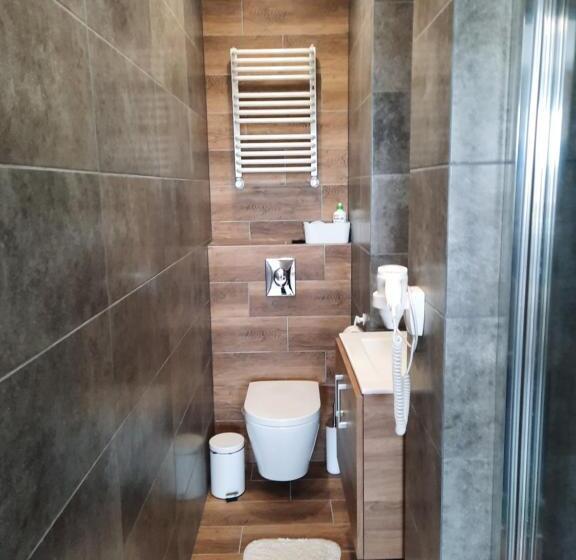 ホテル Dom Wczasowy Kormoran Niechorze   300m Od Plaży