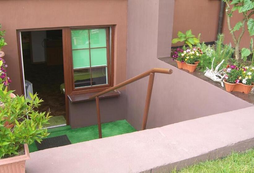 호텔 Dom Wczasowy Pięciu Pomostów I Domki Letniskowe