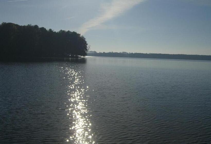 호텔 Dom Wczasowy Pięciu Pomostów I Domki Letniskowe