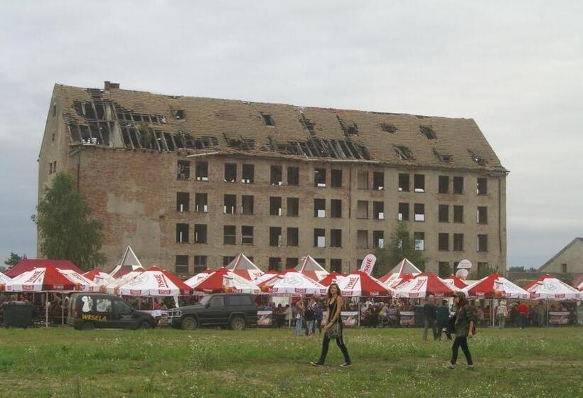 호텔 Dom Wczasowy Pięciu Pomostów I Domki Letniskowe