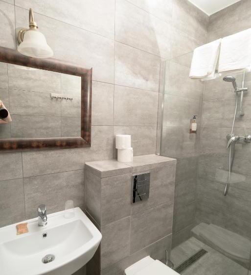 호텔 Dworek Biały Domek