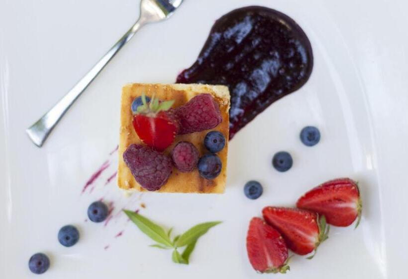 호텔 Dworek Biały Domek