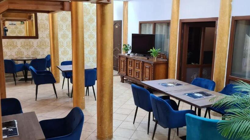 فندق Dworek Bursztynowy