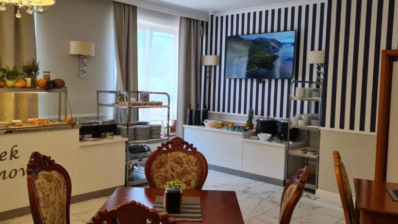 فندق Dworek Bursztynowy