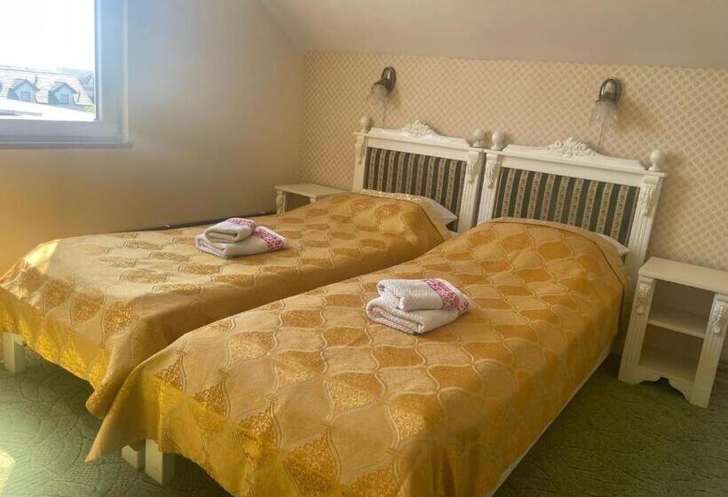 فندق Dworek Bursztynowy