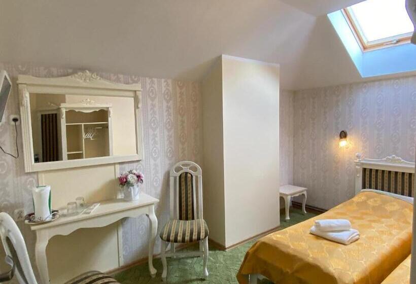 فندق Dworek Bursztynowy