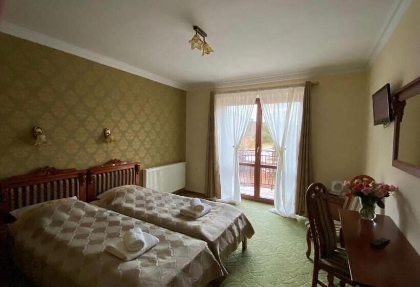 فندق Dworek Bursztynowy