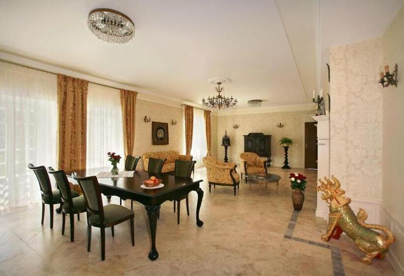 酒店 Farma Many B&b, Noclegi Suntago & Deepspot