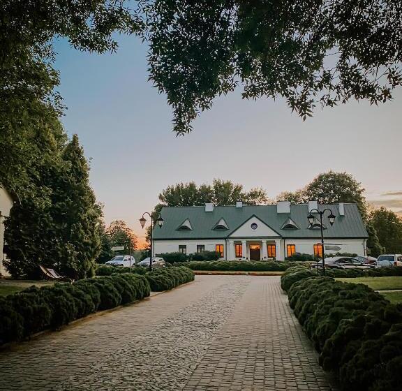 هتل Dwór Mościbrody