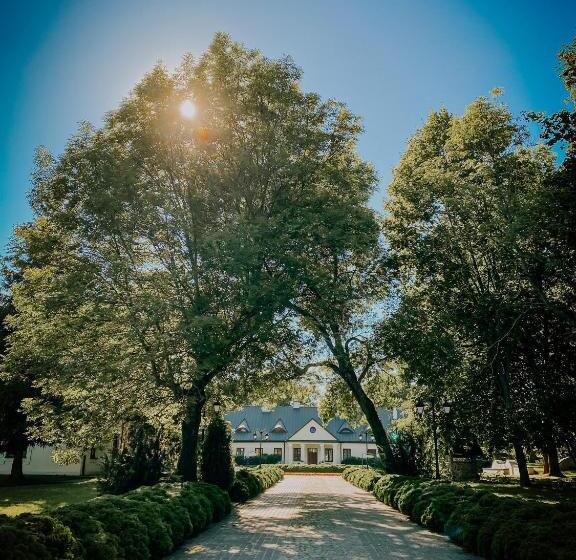 هتل Dwór Mościbrody