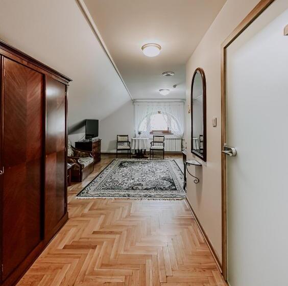 هتل Dwór Mościbrody