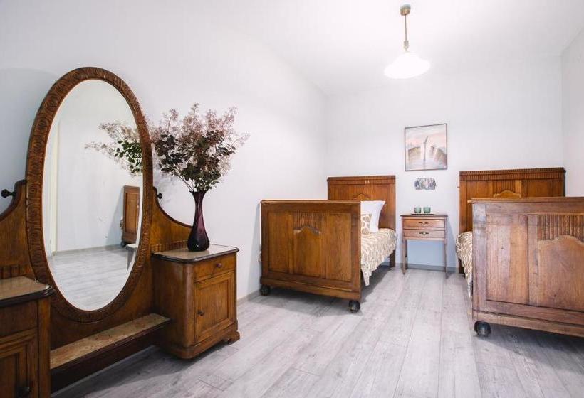 בית מלון כפרי Dwãƒæ’ã‚â³r Podstolice