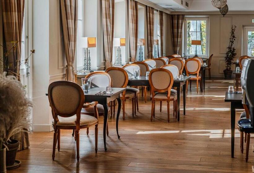 Отель Dwór Sanna