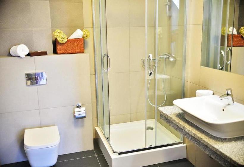 בית מלון כפרי Dwór Spalice Spa Residence & Restaurant Lawendowa Restauracja