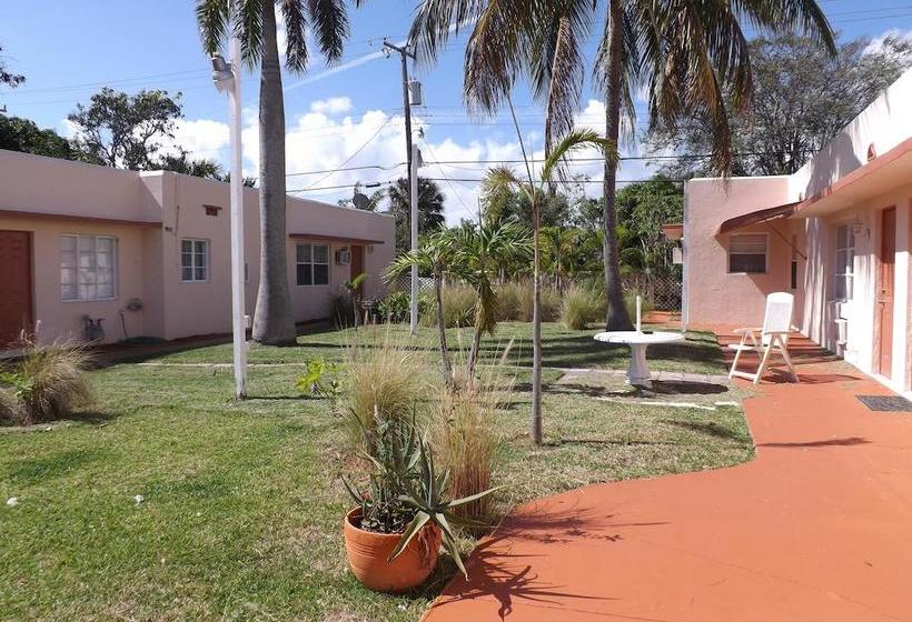 فندق Eamon James Apartments & Suites