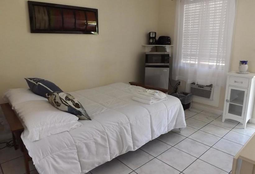 فندق Eamon James Apartments & Suites