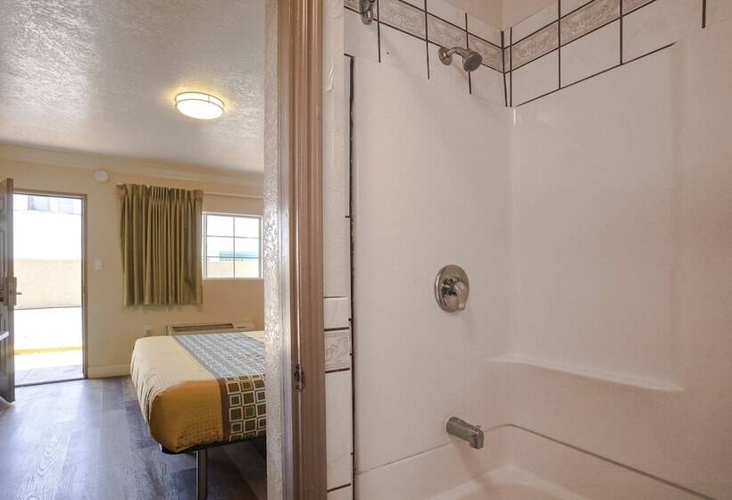 فندق Economy Inn Hollywood