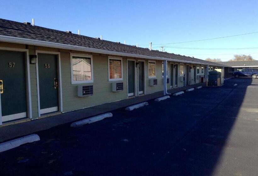 هتل Economy Inn Mccook