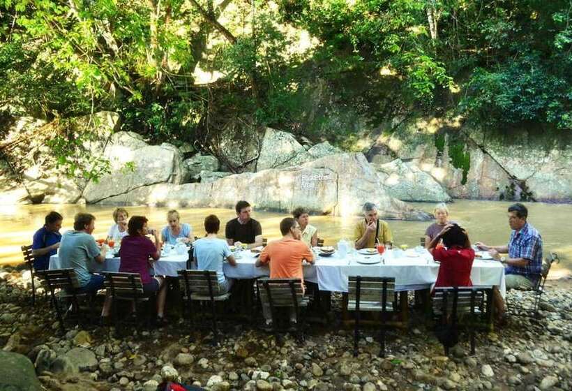 בית מלון כפרי Ella Jungle Resort