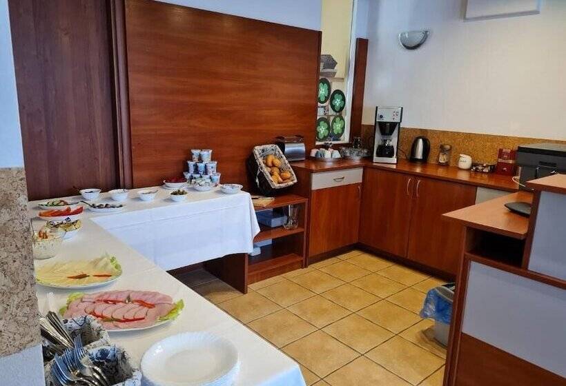 בית מלון כפרי End