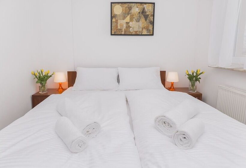 בית מלון כפרי End