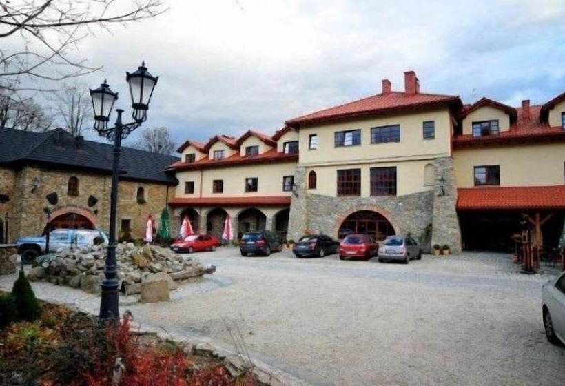 ホテル Folwark Stara Winiarnia