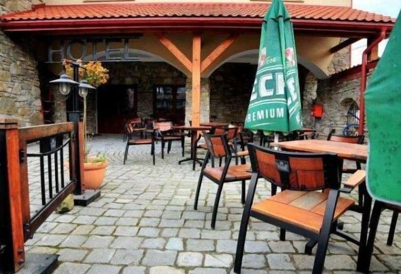 ホテル Folwark Stara Winiarnia