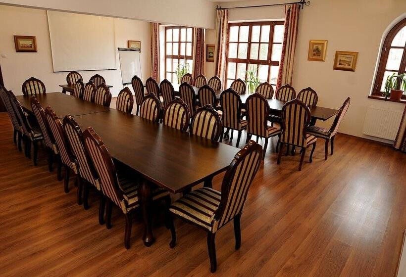 ホテル Folwark Stara Winiarnia